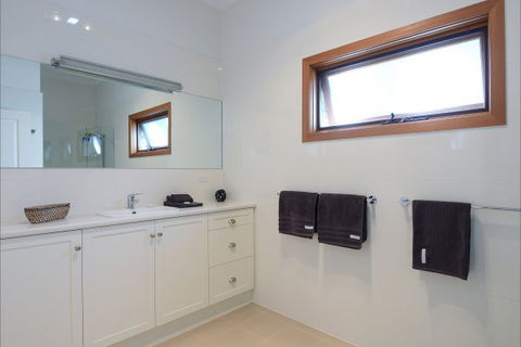 A Seascape Retreat - Accommodation Sunshine Coast 4